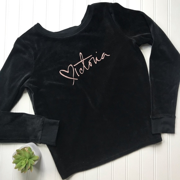 •Victoria’s Secret• black velour lounge top - Picture 1 of 5
